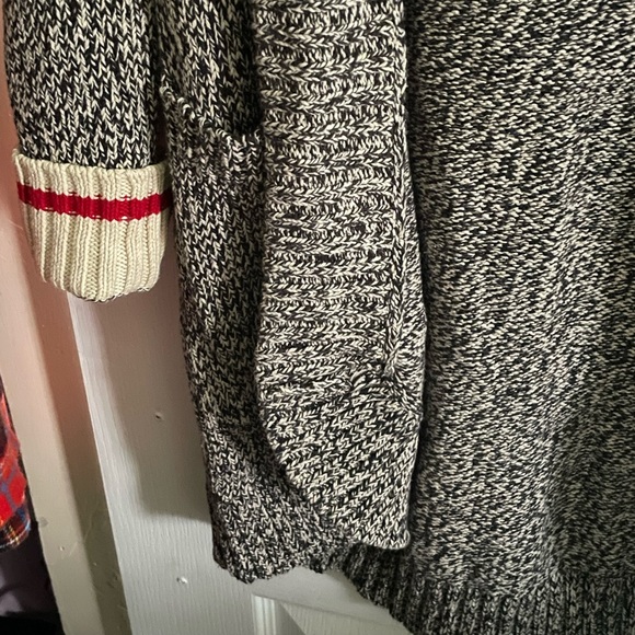 Roots Cabin Salt and Pepper cardigan - Picture 3 of 3